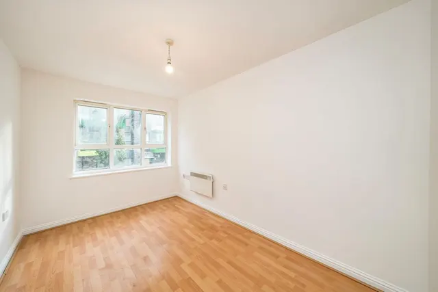 Geneva Court, Hendon, photo 3