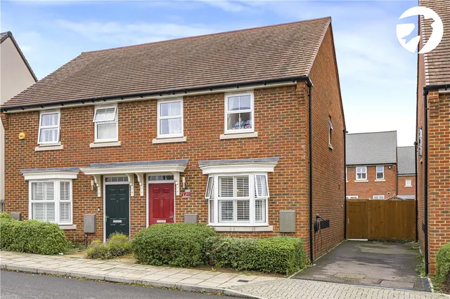 Croucher Avenue, Castle Hill, DA10, photo 1