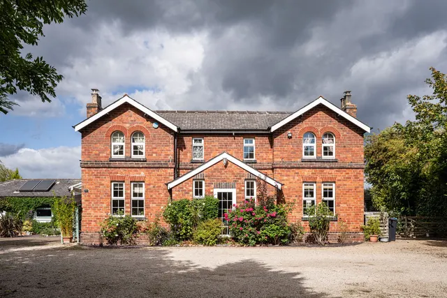 6 bedroom house, Pershore Lane, Martin Hussingtree, WR3