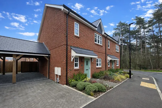 The Fairway, Fleet, Hampshire, GU51 3JU, photo 1