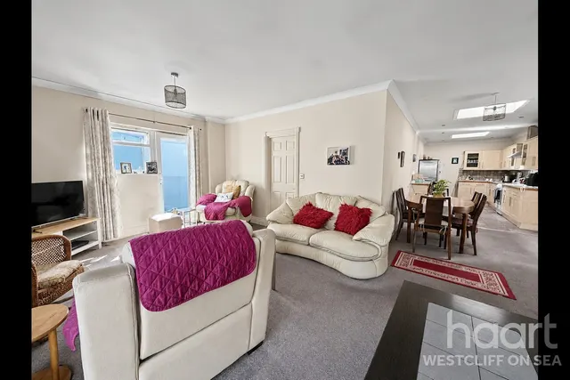 Ditton Court Road, Westcliff-On-Sea, SS0, photo 3