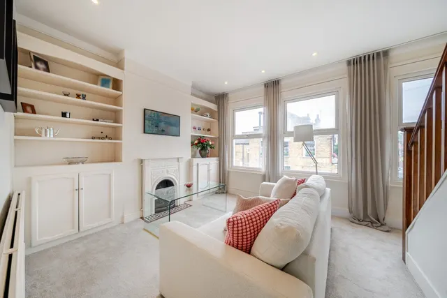 Photo 2 — Balvernie Grove, Southfields, London, SW18