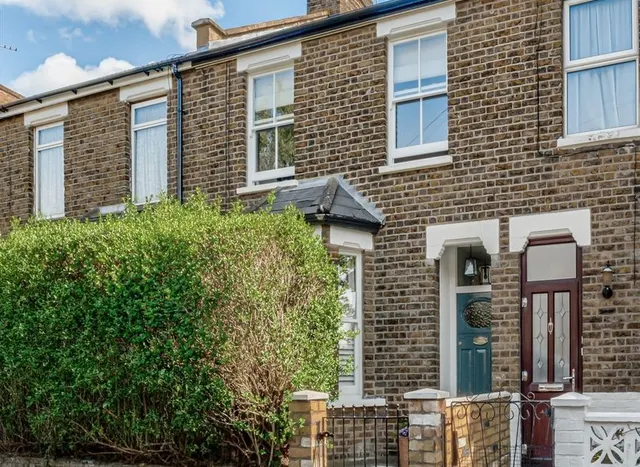 Grosvenor Road, Hanwell, W7, photo 1