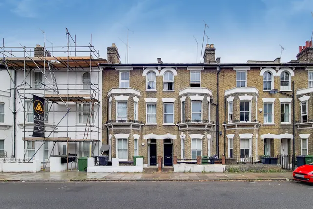 First Floor, 78 Meadow Road, London, photo 1