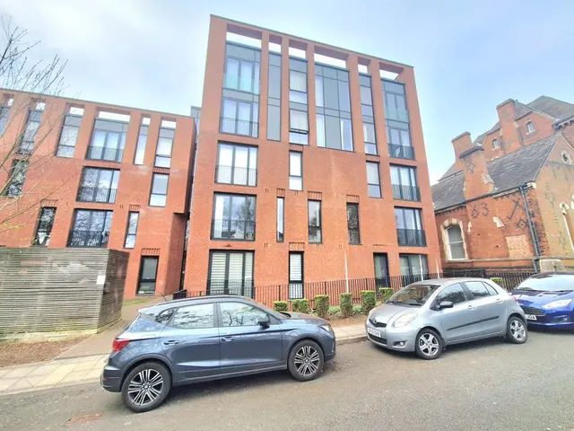 King Edwards Square, Sutton Coldfield, B73, photo 1