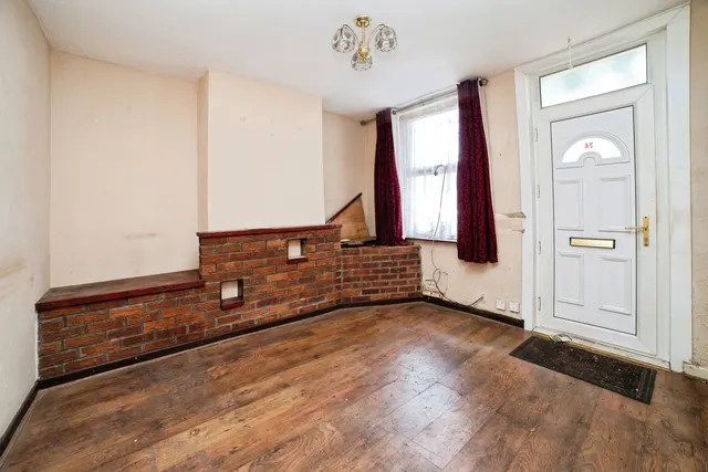 Market Place, Huthwaite, NG17, photo 2