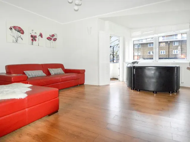 Burbage Close, SE1, photo 2