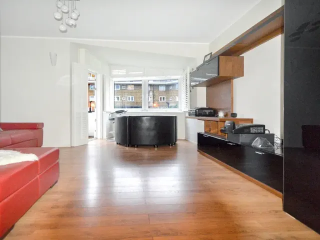 Burbage Close, SE1, photo 3
