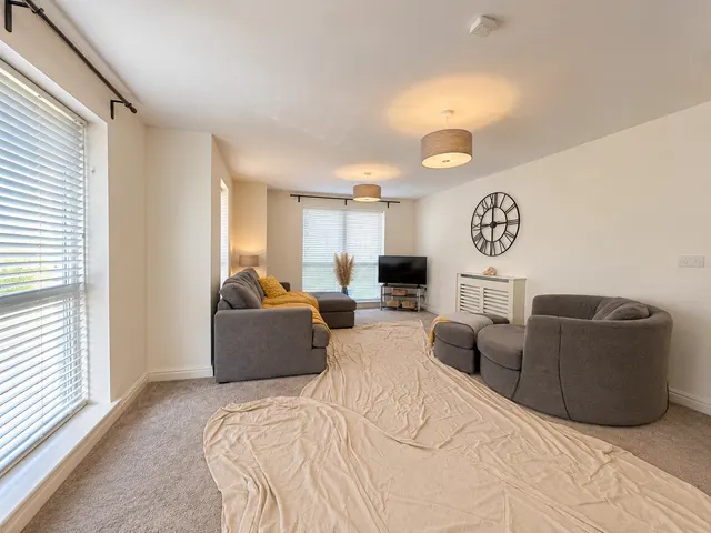 Ground floor apartment in Leybourne Chase, ME19, photo 2