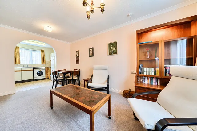 Windsor Close, Northwood, HA6, photo 2