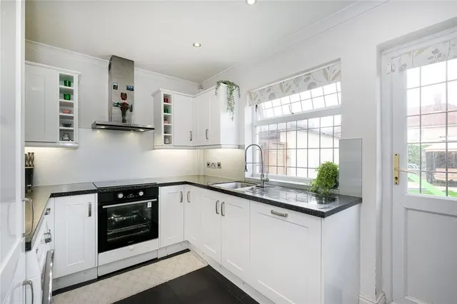 MacDonald Avenue, Dagenham, RM10, photo 3