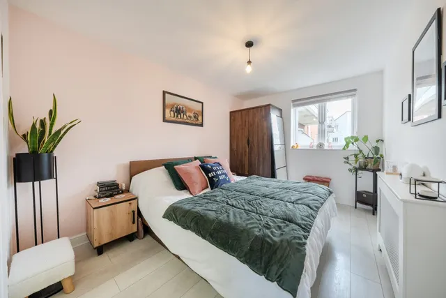 Photo 3 — Blytheswood Place, Streatham, London, SW16