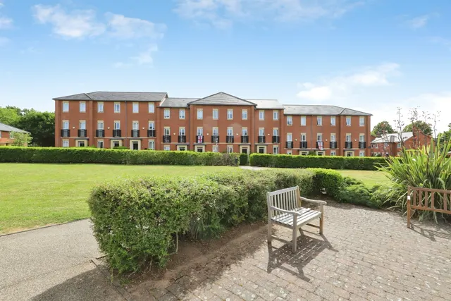 Field Close, Bilston, WV14, photo 1
