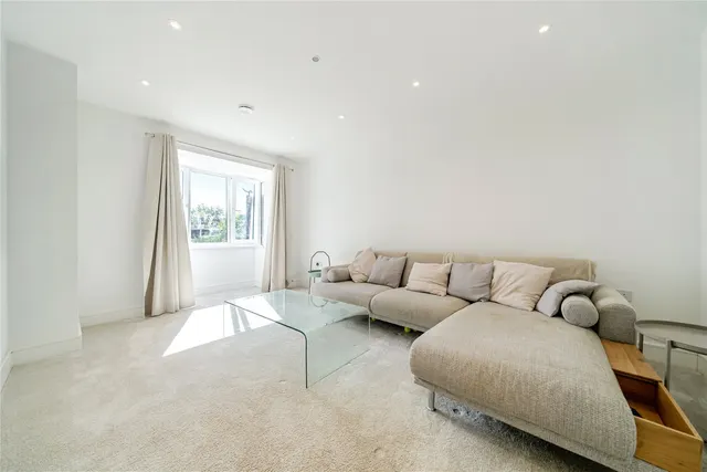 Photo 3 — Goddington Lane, Orpington, BR6