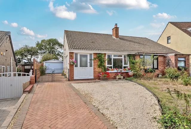 Pearsall Road, Gloucestershire, Longwell Green, BS30 9BE, photo 1