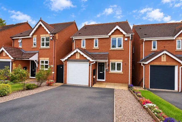 Marine Crescent, Wordsley, DY8, photo 3