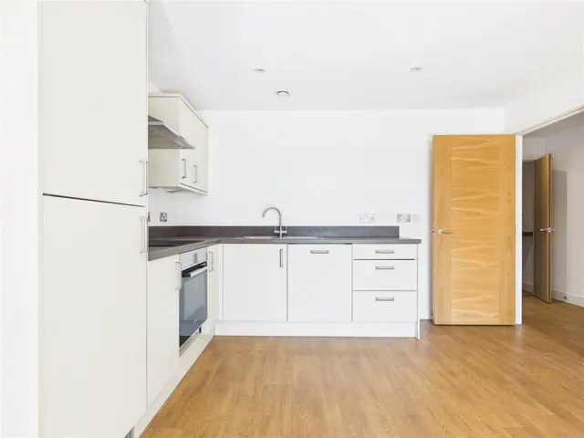 Coronation Court, Bristol, BS3, photo 2