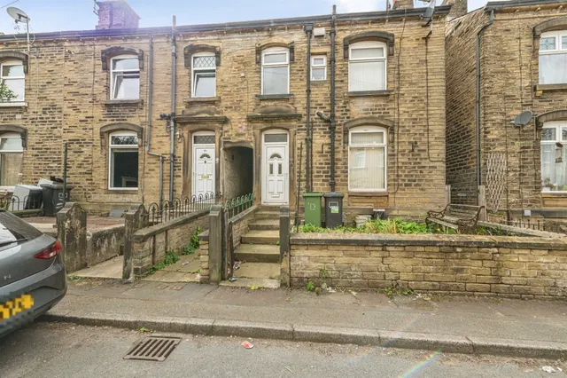 Chapel Terrace, Crosland Moor, Huddersfield, photo 1