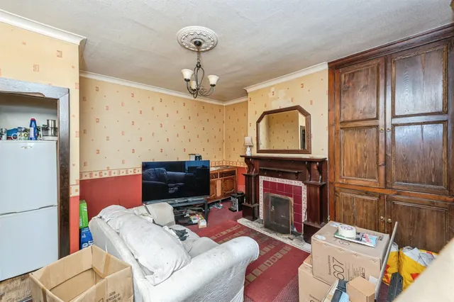 Photo 2 — Chapel Terrace, Crosland Moor, Huddersfield