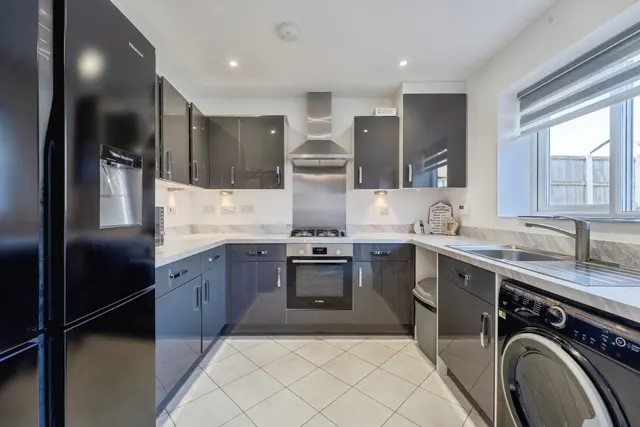 Middlewich Close, Horwich, BL6, photo 2