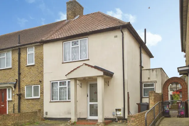 Hedgemans Road, Dagenham, Essex, RM9, photo 1