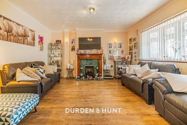 Thorntons Farm Avenue, Romford, RM7, photo 2
