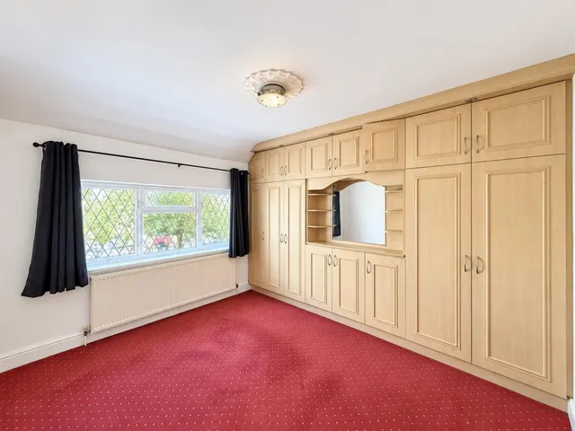 Semi-Detached To LetGresham Road, Hounslow, TW3, photo 3
