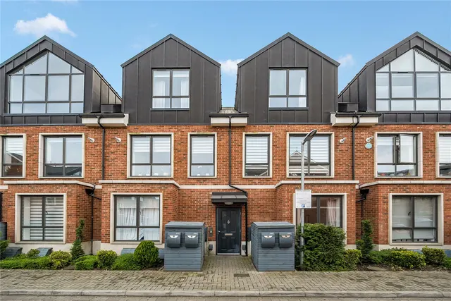 Harlow Gardens, Kingston Upon Thames, KT1, photo 1