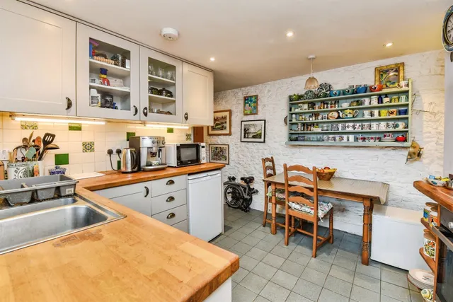 Albion Place, Frome, BA11, photo 2