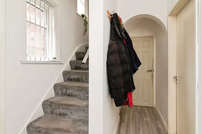 Frinton Road, Nottingham, NG8, photo 2