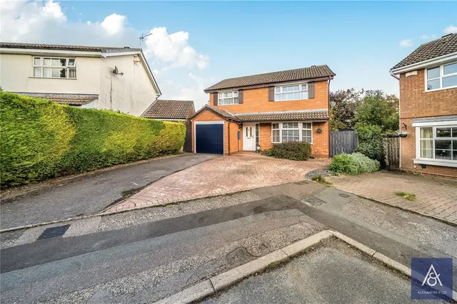 Forrester Drive, Brackley, NN13, photo 1