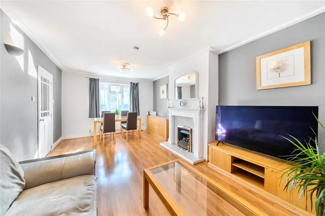 Kings Road, West Drayton, UB7, photo 3