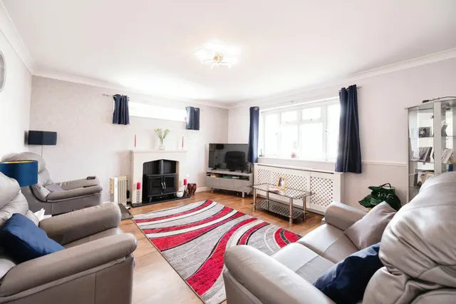 Marshall Road, Hayling Island, PO11, photo 2