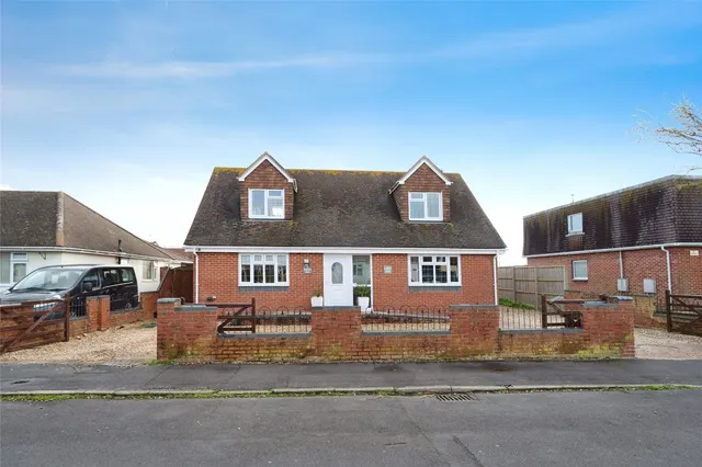Marshall Road, Hayling Island, PO11, photo 1