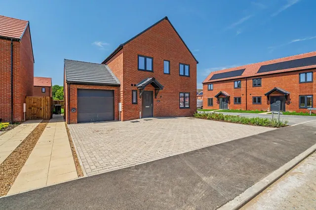 Eastwood, Bradwell, Great Yarmouth, photo 1