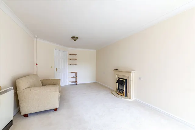 Oyster Lane, Byfleet, photo 3