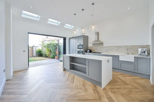 Photo 2 — 88 Dunstans Road, London