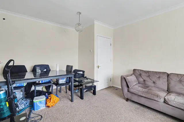 Eagle Avenue, Romford, RM6, photo 3