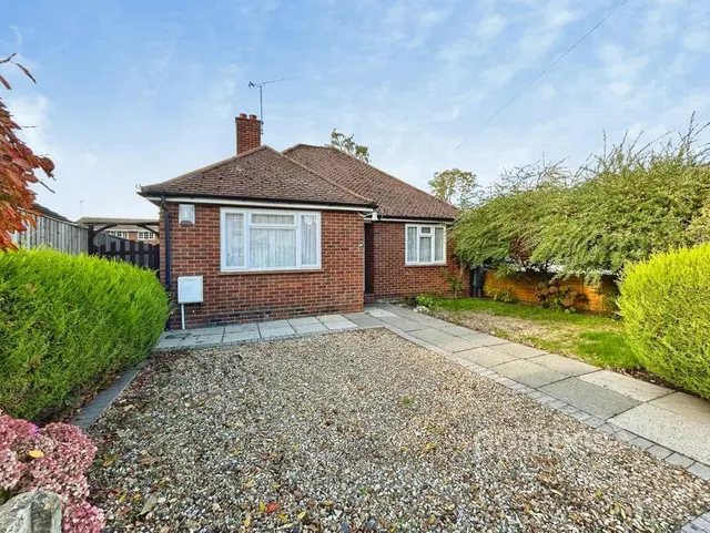 Connaught Road, Fleet, GU51, photo 1