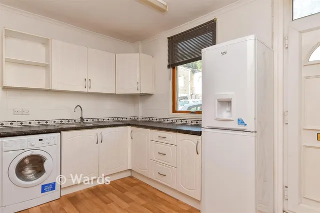 Upper Luton Road, Chatham, ME5, photo 2