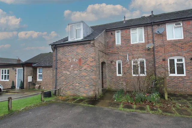 Roebuck Close, Horsham, RH13, photo 1