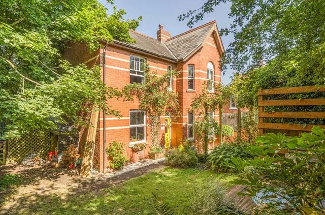 Waterloo Road, Llandrindod Wells, Powys, LD1 6BL, photo 1