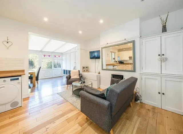 Photo 3 — Kingshurst Road, Lee, SE12