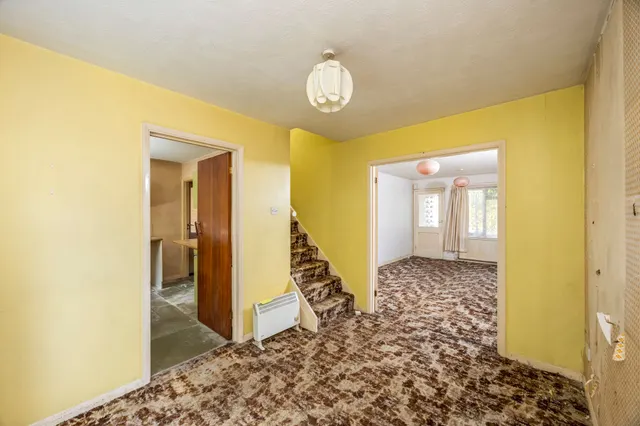 Swindon Road, Horsham, RH12, photo 3