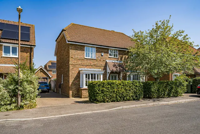 Buttercup Close, Paddock Wood, TN12, photo 2