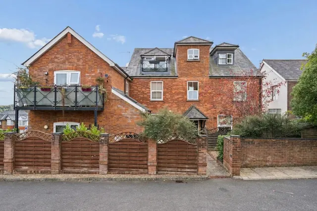 Totteridge Road, High Wycombe, HP13, photo 1