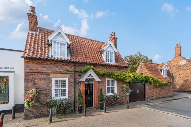 Walkergate, Beverley, HU17, photo 1