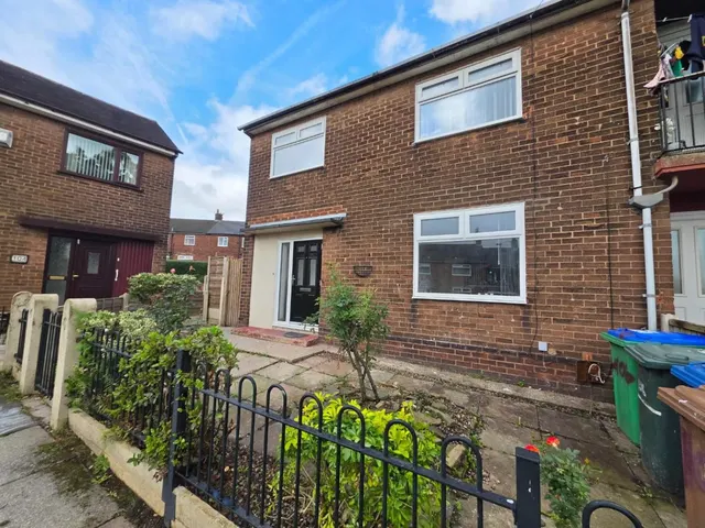 Rowrah Crescent, Middleton, M24, photo 1