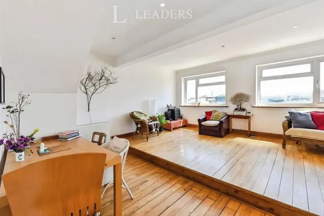 Sandy Beach Estate, Hayling Island, PO11, photo 2