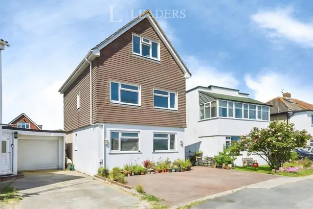 Sandy Beach Estate, Hayling Island, PO11, photo 1